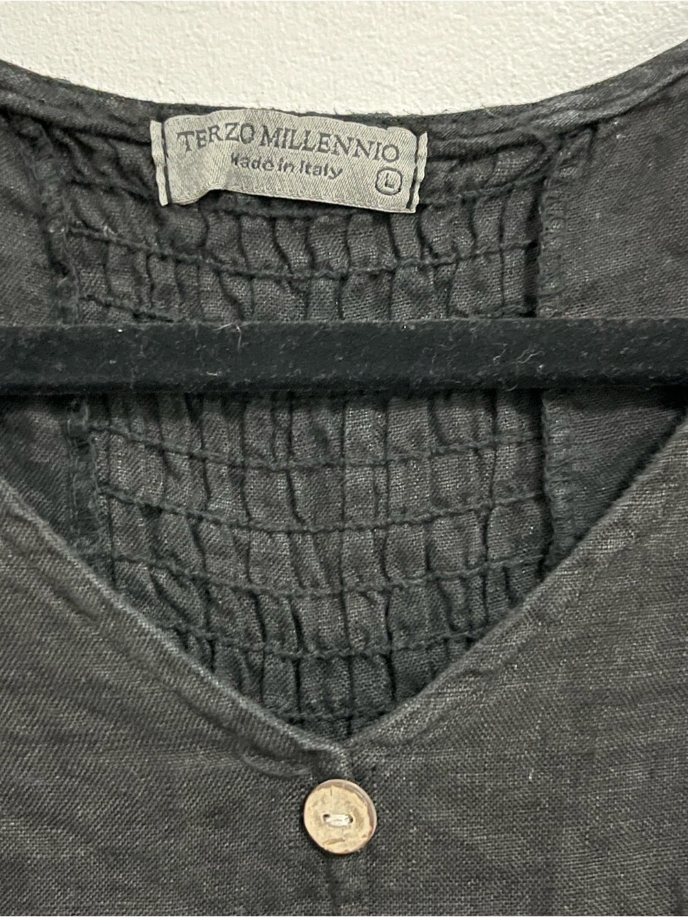 Terzo Millennio Relaxed Black Linen Button-Front Tunic - Picture 2 of 9